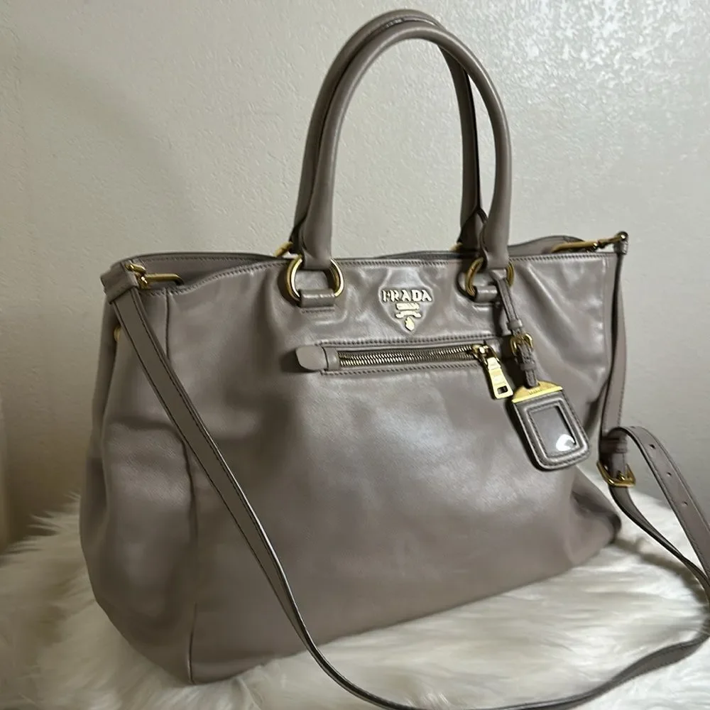 💯Authentic Prada Two-way Tote Bag🍀
